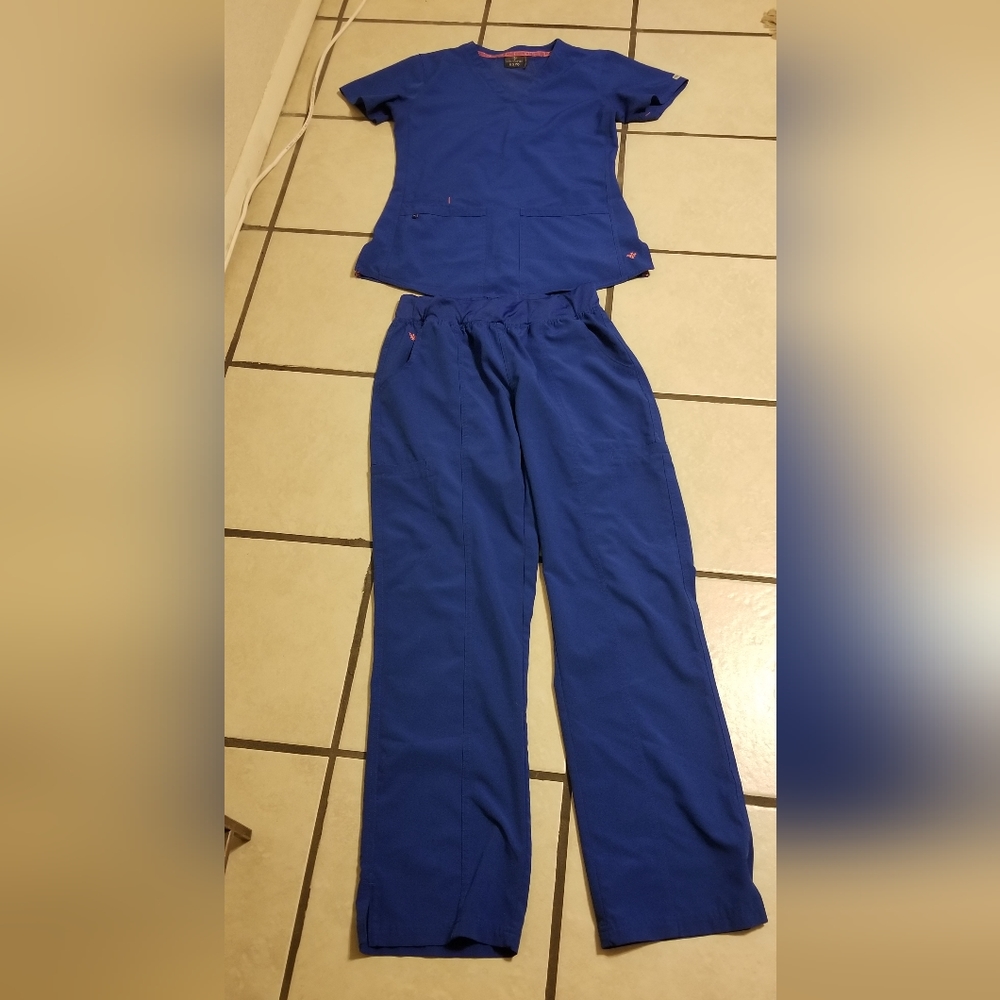Med Couture Scrubs size Small